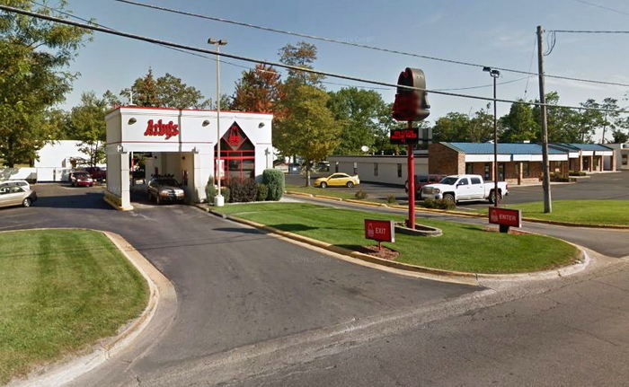 Hot n Now Hamburgers - Traverse City - 1370 W South Airport Rd